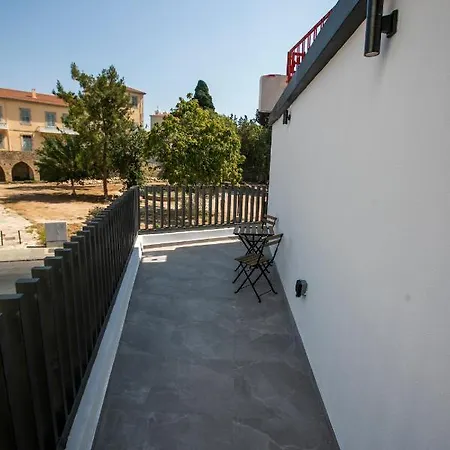 Joseph'spot Center Hotel apartamentowy Pafos